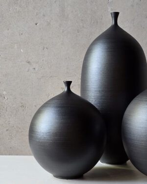 Unikas Black #208 – Composición Escultórica