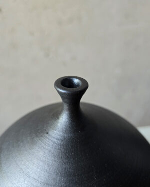 Unikas Black #208 – Composición Escultórica